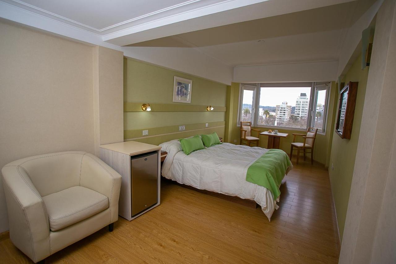 Hotel Dior Tandil Extérieur photo