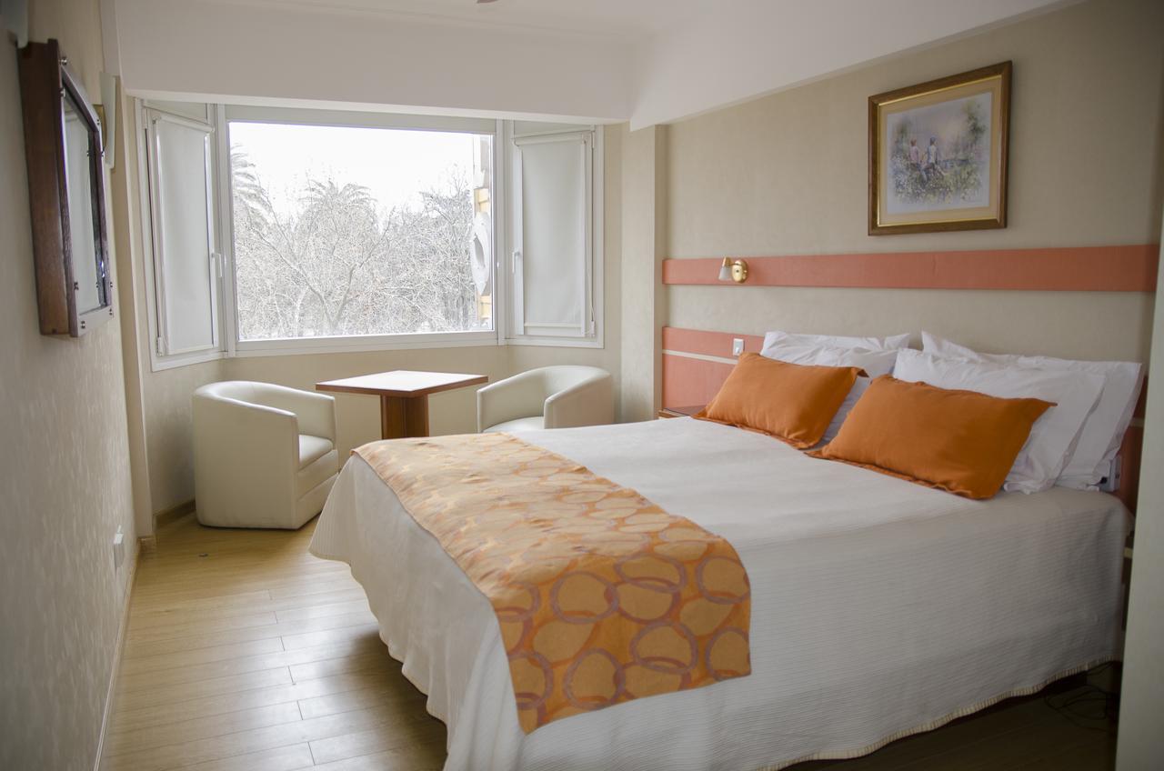 Hotel Dior Tandil Extérieur photo